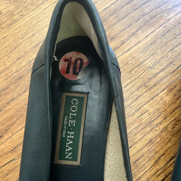 Vintage Cole Haan Tassle loafers in size 10B (run small) - Picture 2 of 8